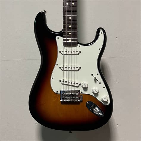 fender stratocaster mim price.